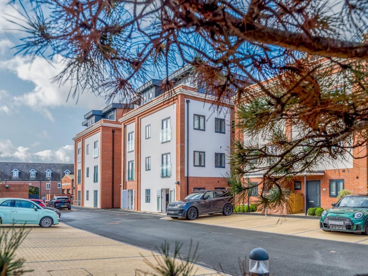 Pass The Keys 1 Bed Albury Contemporary Apartment With Secure Parking Шрусбери Экстерьер фото