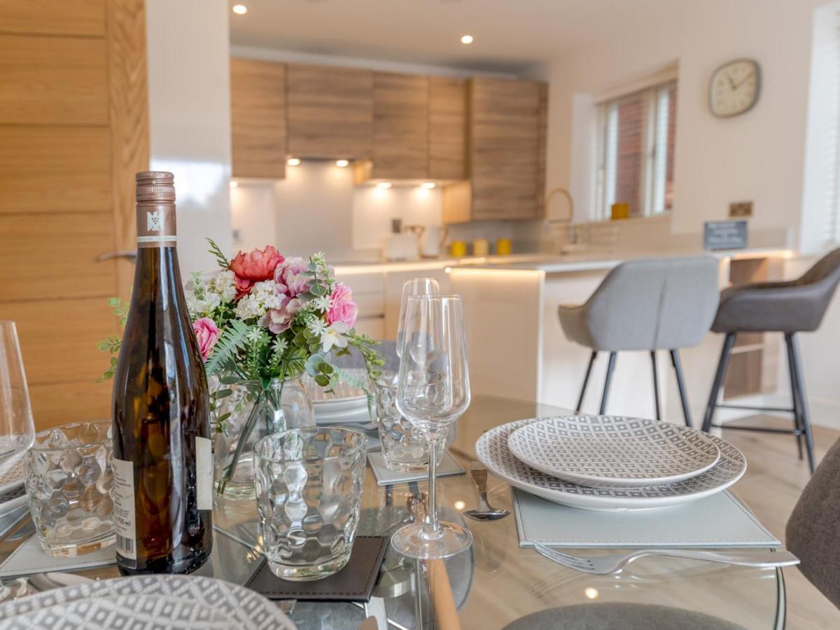 Pass The Keys 1 Bed Albury Contemporary Apartment With Secure Parking Шрусбери Экстерьер фото
